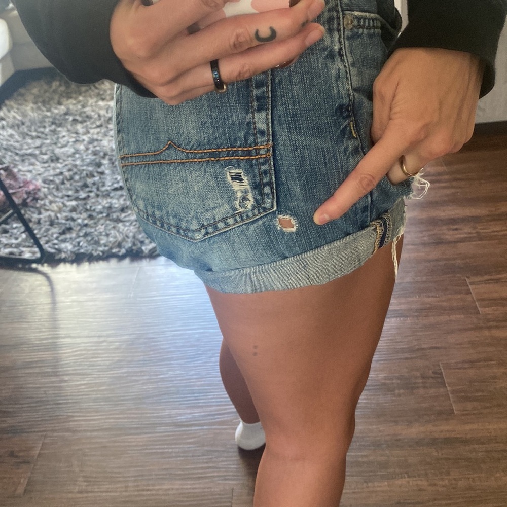 Relaxed cut off distressed Ralph Lauren shorts- fair - Picture 6 of 6
